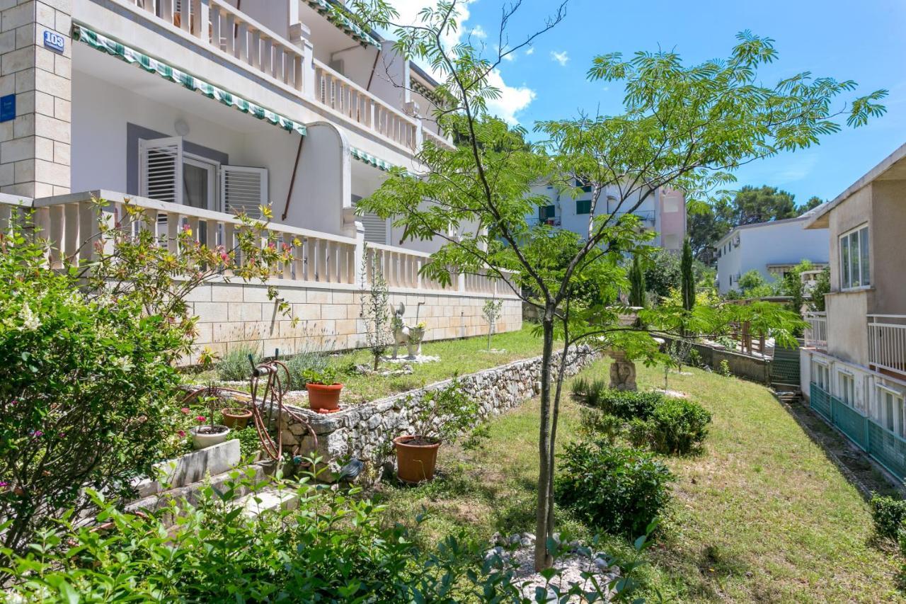 Apartments By The Sea Brela, Makarska - 18356 Ngoại thất bức ảnh