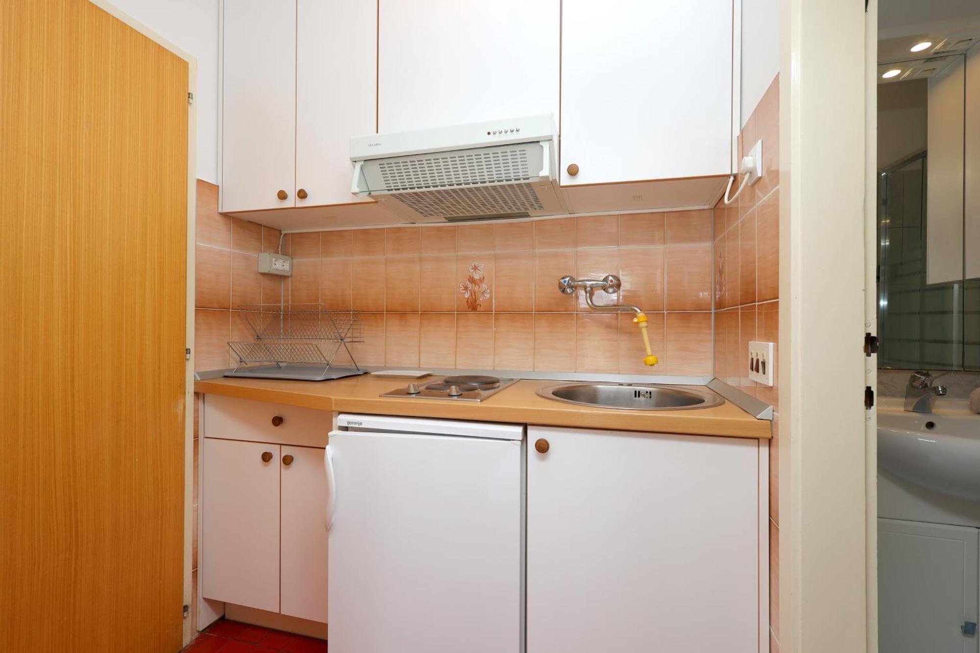 Apartments By The Sea Brela, Makarska - 18356 Ngoại thất bức ảnh