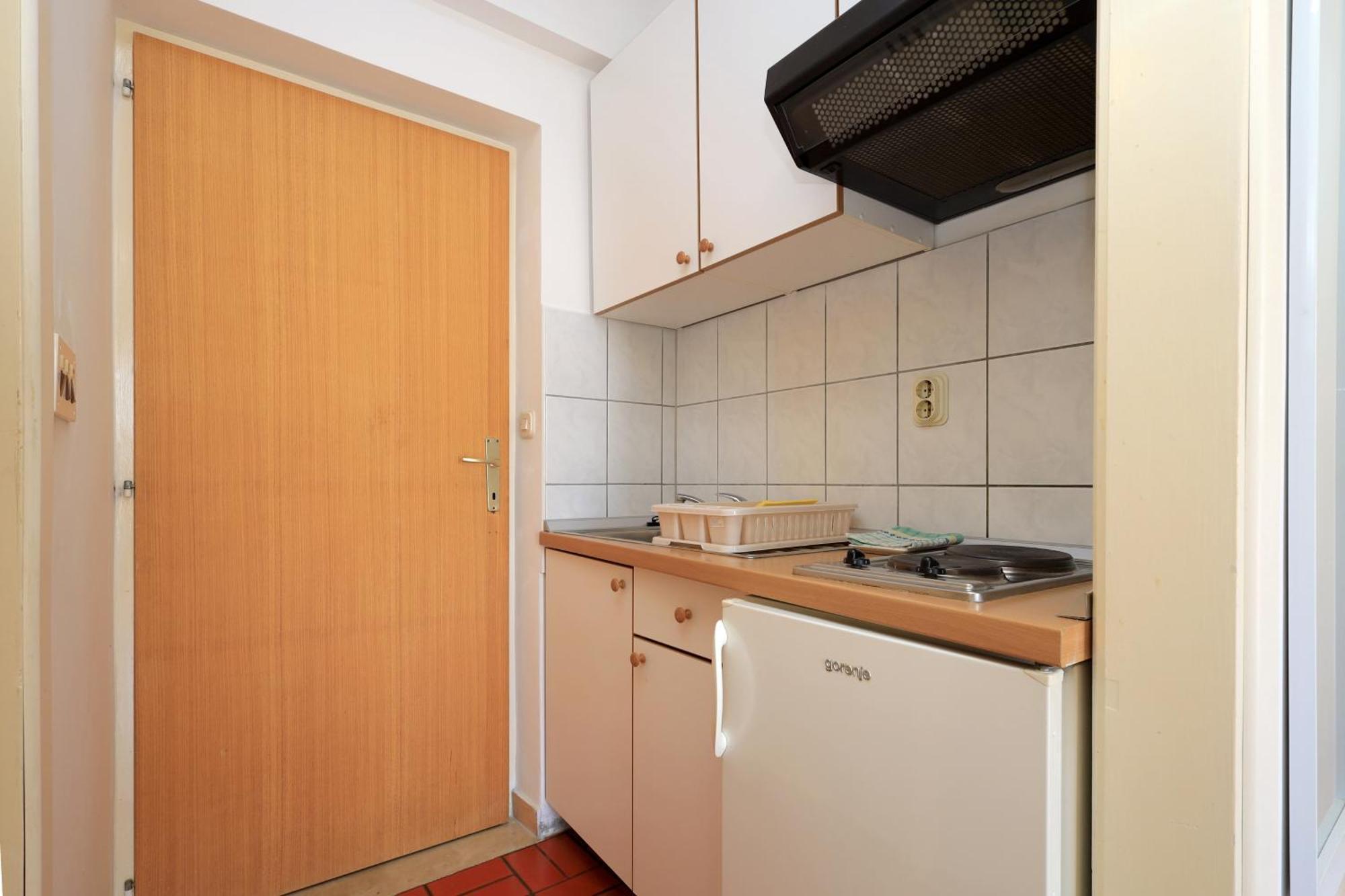 Apartments By The Sea Brela, Makarska - 18356 Ngoại thất bức ảnh