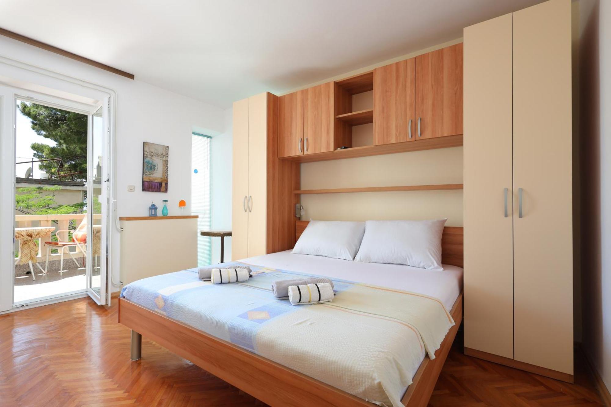 Apartments By The Sea Brela, Makarska - 18356 Ngoại thất bức ảnh