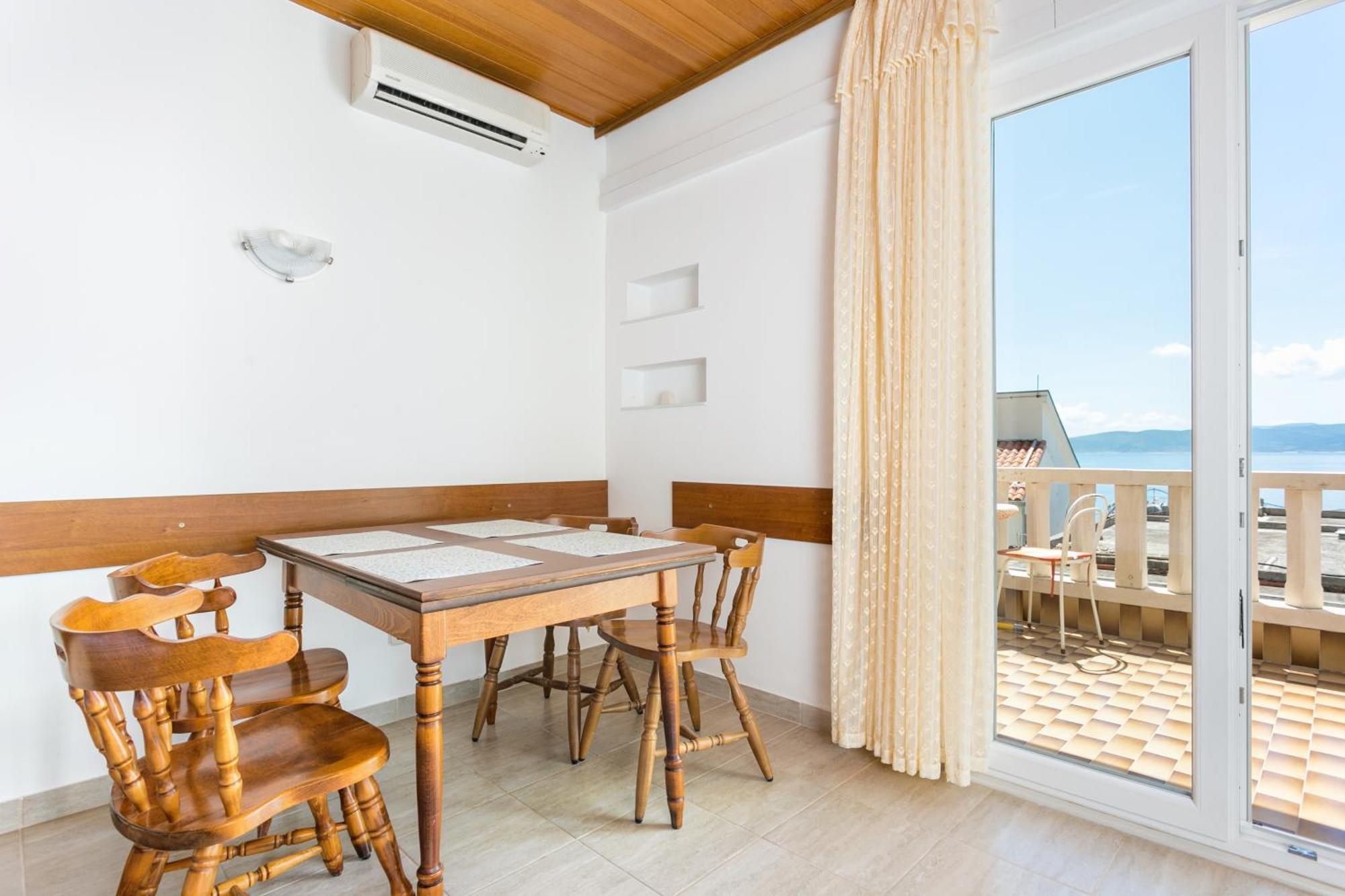 Apartments By The Sea Brela, Makarska - 18356 Ngoại thất bức ảnh