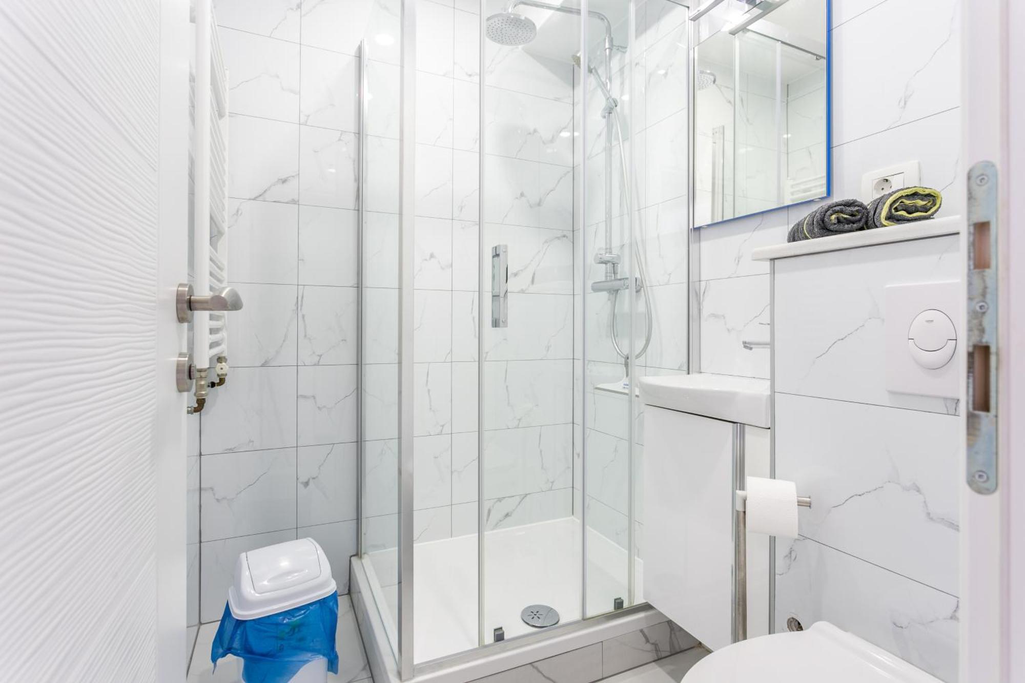 Apartments By The Sea Brela, Makarska - 18356 Ngoại thất bức ảnh
