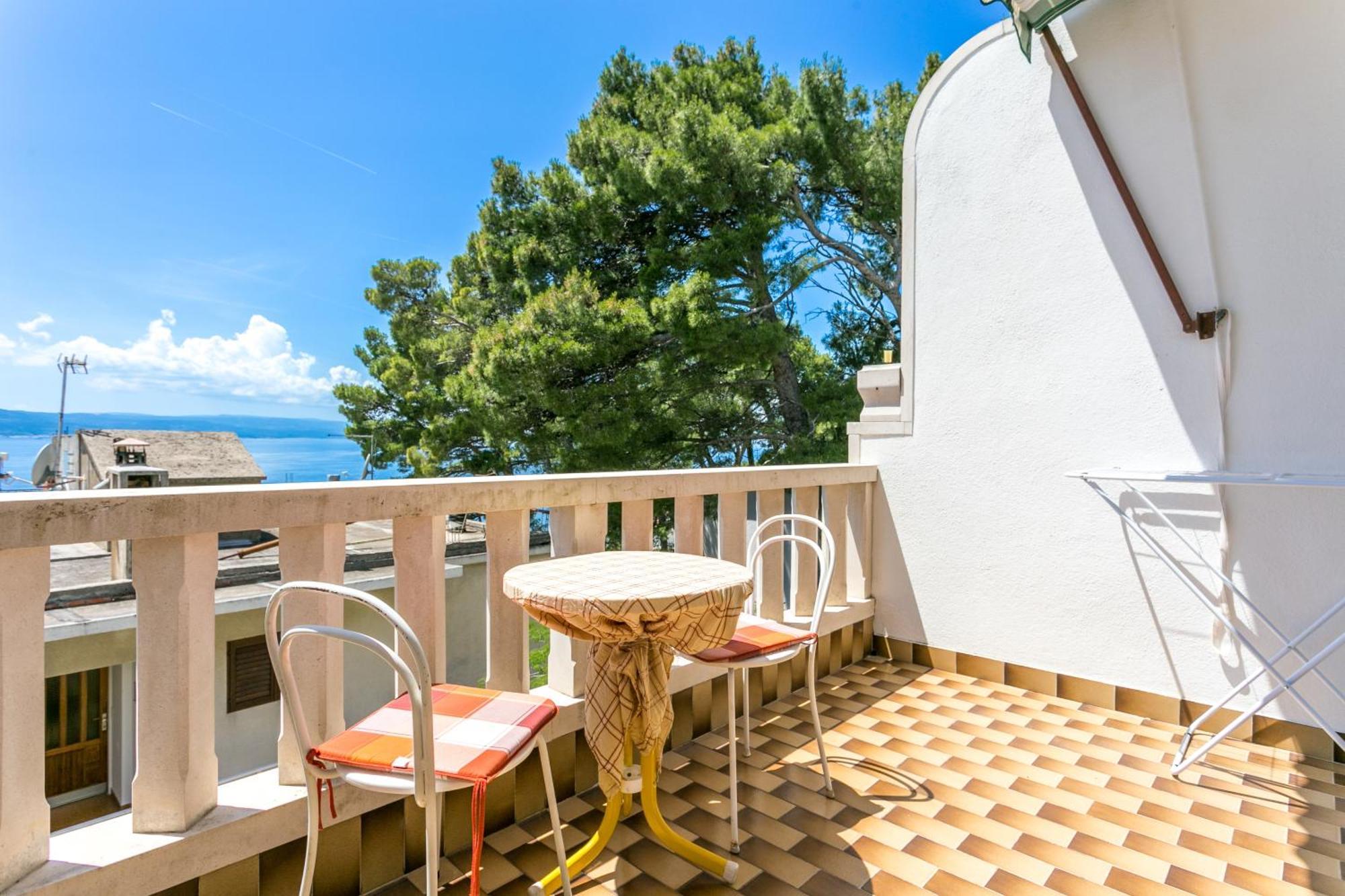 Apartments By The Sea Brela, Makarska - 18356 Ngoại thất bức ảnh