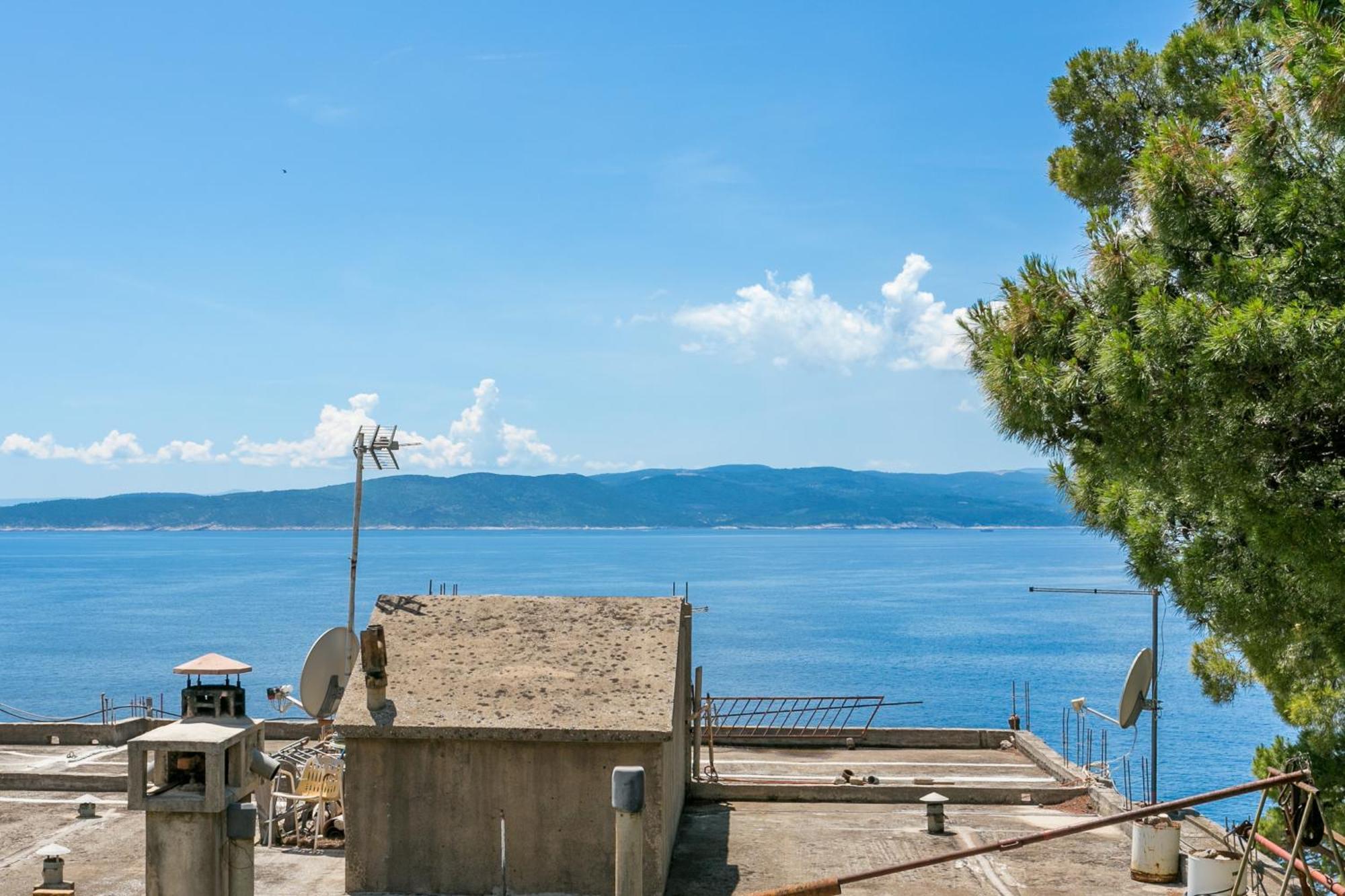 Apartments By The Sea Brela, Makarska - 18356 Ngoại thất bức ảnh
