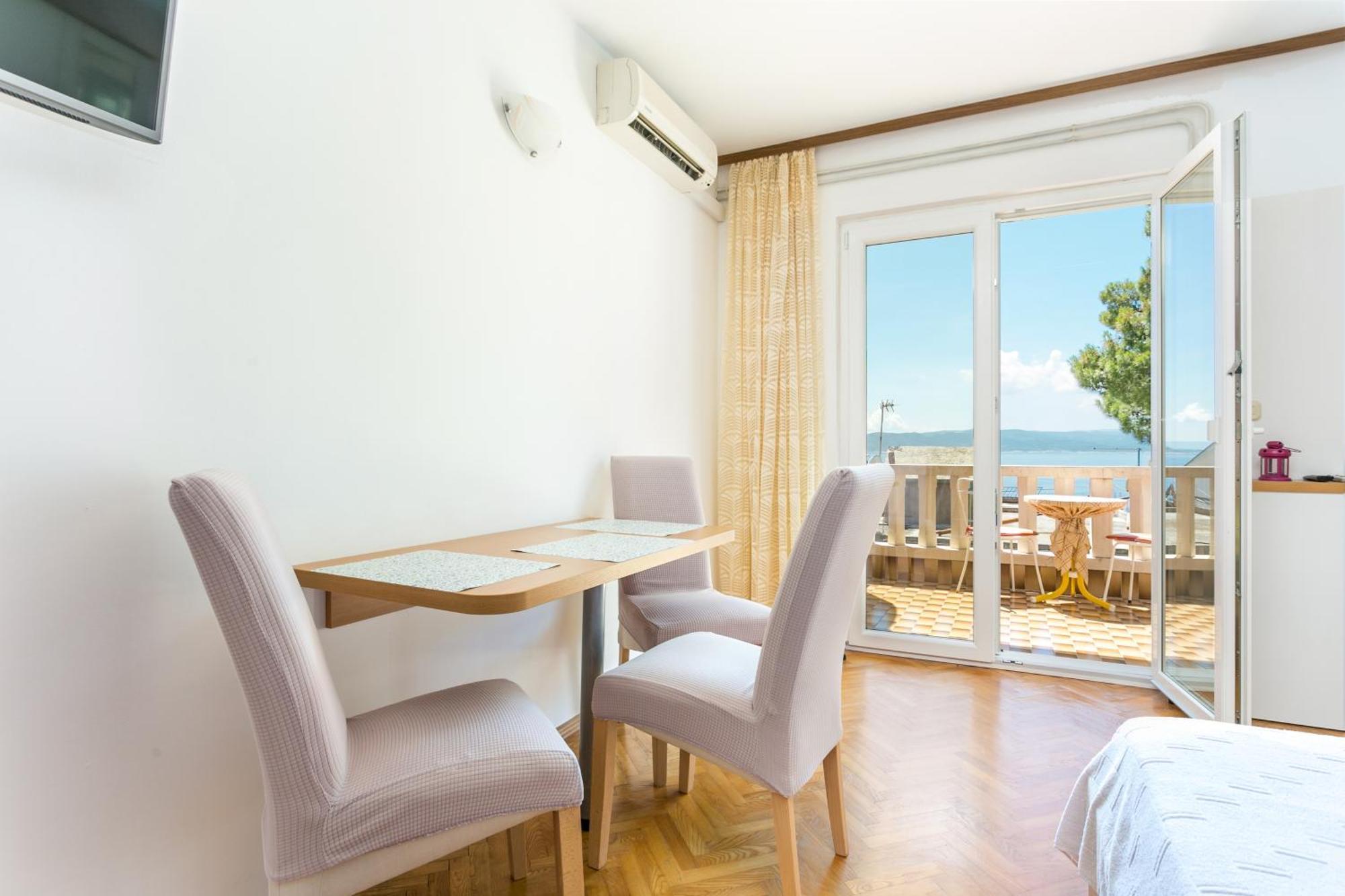 Apartments By The Sea Brela, Makarska - 18356 Ngoại thất bức ảnh