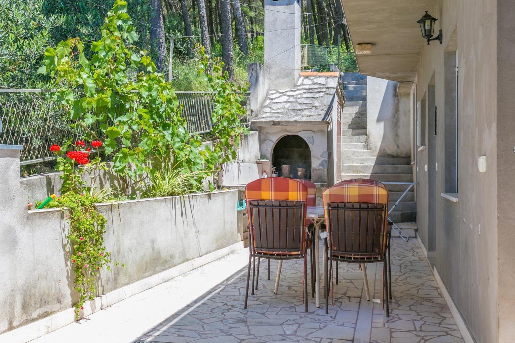 Apartments By The Sea Brela, Makarska - 18356 Ngoại thất bức ảnh