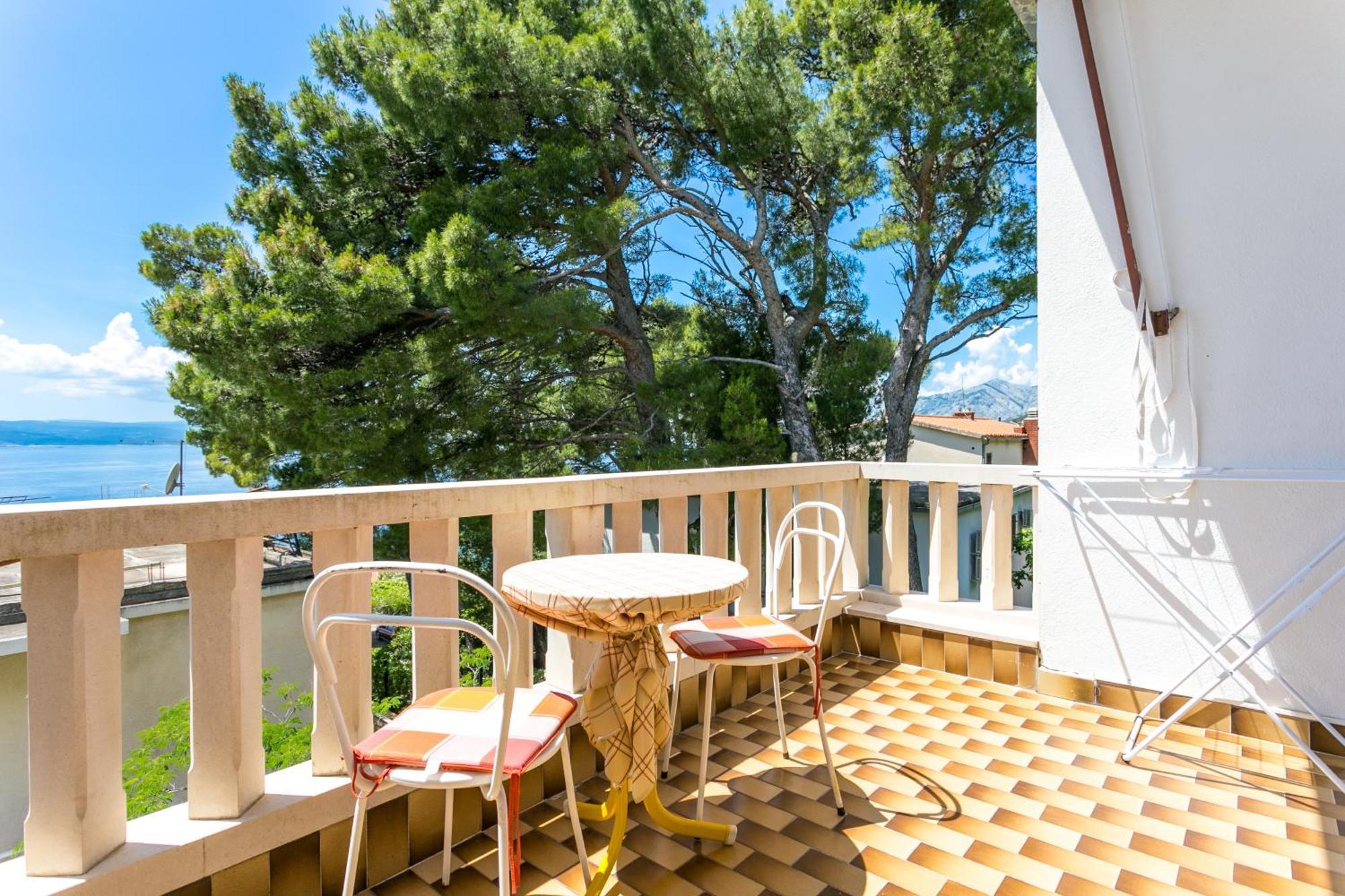 Apartments By The Sea Brela, Makarska - 18356 Ngoại thất bức ảnh