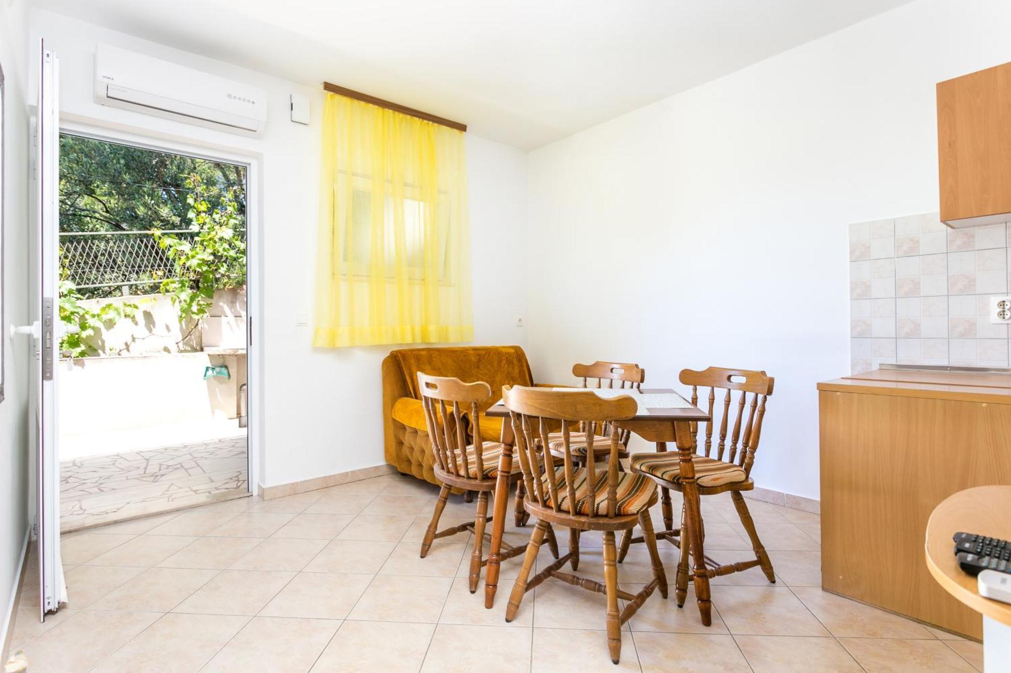 Apartments By The Sea Brela, Makarska - 18356 Ngoại thất bức ảnh