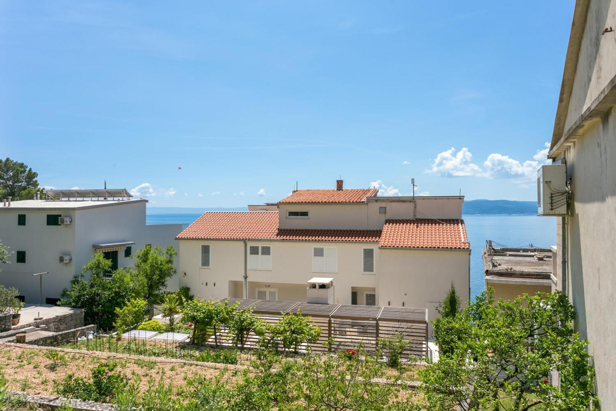Apartments By The Sea Brela, Makarska - 18356 Ngoại thất bức ảnh